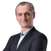 Mateusz LatopolskiKoordynator ds. fundraisingu korporacyjnegoMateusz ma niezwykłe umiejętności nawiązywania i podtrzymywania relacji, dzięki którym jest w stanie skutecznie współpracować z partnerami korporacyjnymi. Jego zaangażowanie i profesjonalizm pozwalają na pozyskiwanie partnerów w sektorze korporacyjnym.