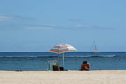 turyści na plaży